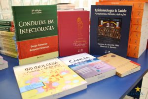 faculdade campo real, livros, biblioteca, medicina, medicina veterinária, guarapuava