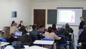 Acadêmicos de Nutrição apresentam estudos de casos realizados em estágio clínico hospitalar