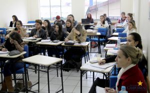 Acadêmicos de Nutrição apresentam estudos de casos realizados em estágio clínico hospitalar