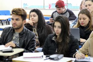 Acadêmicos de Nutrição apresentam estudos de casos realizados em estágio clínico hospitalar