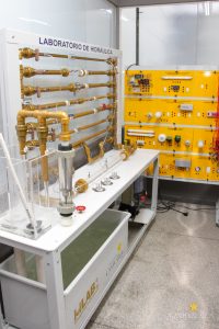 Laboratórios de Robótica e Eletrônica e Circuitos Elétricos
