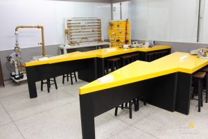 Laboratórios de Robótica e Eletrônica e Circuitos Elétricos