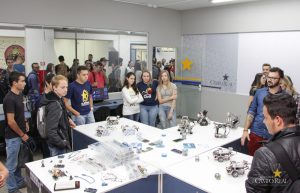 Laboratórios de Robótica e Eletrônica e Circuitos Elétricos