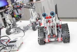 Laboratórios de Robótica e Eletrônica e Circuitos Elétricos