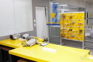 Laboratórios de Robótica e Eletrônica e Circuitos Elétricos