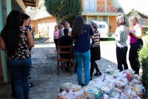 Campo Real entrega mais de 4 toneladas de alimentos para instituições de caridade