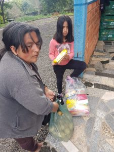 Campo Real entrega mais de 4 toneladas de alimentos para instituições de caridade