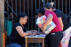 Campo Real entrega mais de 4 toneladas de alimentos para instituições de caridade