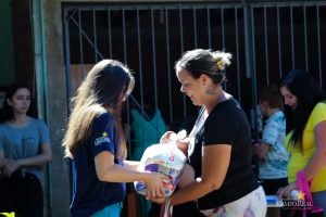 Campo Real entrega mais de 4 toneladas de alimentos para instituições de caridade