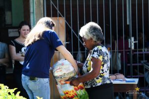 Campo Real entrega mais de 4 toneladas de alimentos para instituições de caridade