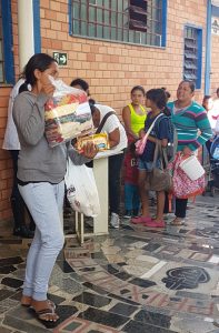 Campo Real entrega mais de 4 toneladas de alimentos para instituições de caridade