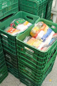 Campo Real entrega mais de 4 toneladas de alimentos para instituições de caridade