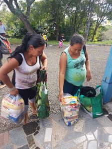 Campo Real entrega mais de 4 toneladas de alimentos para instituições de caridade