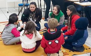 Acadêmicos de Nutrição desenvolvem atividades práticas com crianças