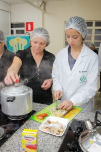 Projeto Cozinhando em Família