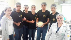Nutrição realiza oficina com alunos do Centro de Educação Profissional Arlindo Ribeiro
