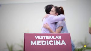Campo Real reúne centenas de candidatos no Vestibular de Medicina
