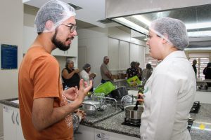 Nutrição promove oficinas práticas da Campanha Outubro Rosa