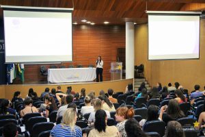outubro rosa, guarapuava, palestra, saúde, acadêmicos, faculdade, biomedicina, enfermagem, nutrição