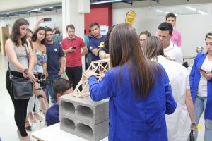 Acadêmicos realizam exposição de trabalhos na EletroCampo