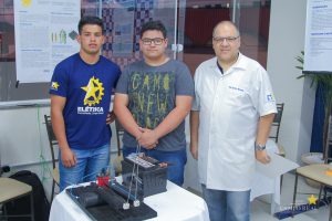 Acadêmicos realizam exposição de trabalhos na EletroCampo