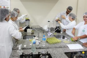Acadêmicos de Nutrição desenvolvem práticas de alimentação coletiva