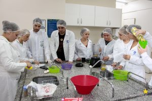 Acadêmicos de Nutrição desenvolvem práticas de alimentação coletiva