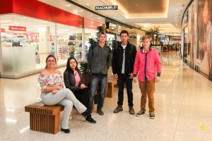 Acadêmicos de Administração visitam Shopping Cidade dos Lagos