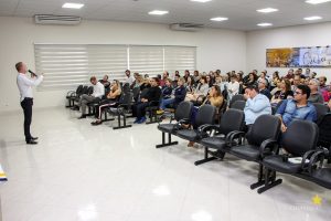 Campo Real sedia Seminário Acadêmico das Coligadas UB