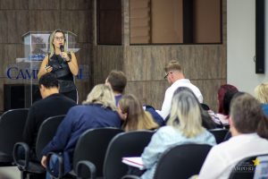 Campo Real sedia Seminário Acadêmico das Coligadas UB