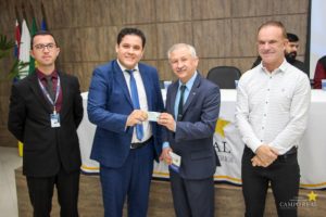 Engenheiros de Produção recebem registros profissionais do Crea-PR