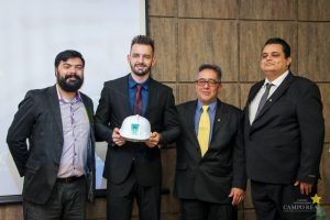 Engenheiros de Produção recebem registros profissionais do Crea-PR