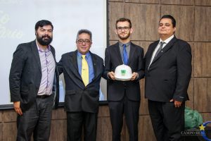 Engenheiros de Produção recebem registros profissionais do Crea-PR