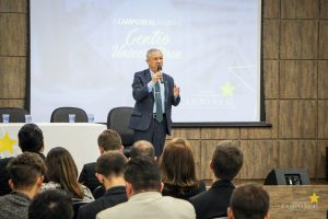 Engenheiros de Produção recebem registros profissionais do Crea-PR