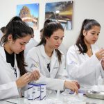 Acadêmicos de Medicina realizam prática de aplicação de injeção