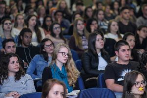 Acadêmicos participam de palestras no Simpósio de Saúde