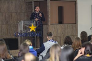 Acadêmicos participam de palestras no Simpósio de Saúde