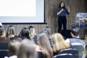 Acadêmicos participam de palestras no Simpósio de Saúde