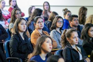 Acadêmicos participam de palestras no Simpósio de Saúde