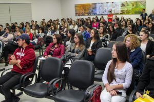 Acadêmicos participam de palestras no Simpósio de Saúde