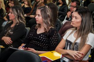 Acadêmicos participam de palestras no Simpósio de Saúde