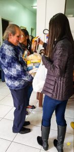 Campo Real entrega mais de 3 toneladas de alimentos para instituições