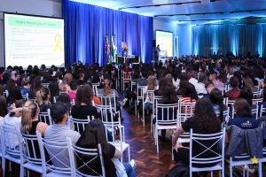 Cloves Amorim ministra palestra de abertura no Simpósio de Saúde