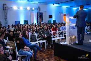 Cloves Amorim ministra palestra de abertura no Simpósio de Saúde
