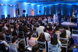 Cloves Amorim ministra palestra de abertura no Simpósio de Saúde