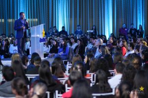 Cloves Amorim ministra palestra de abertura no Simpósio de Saúde