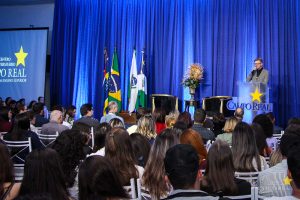 Cloves Amorim ministra palestra de abertura no Simpósio de Saúde
