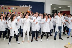 Enfermagem realiza campanha sobre higienização das mãos