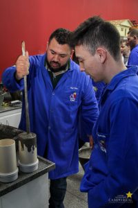 Engenharia Civil desenvolve atividade de resistência de concreto