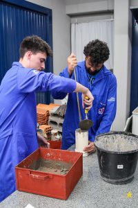 Engenharia Civil desenvolve atividade de resistência de concreto